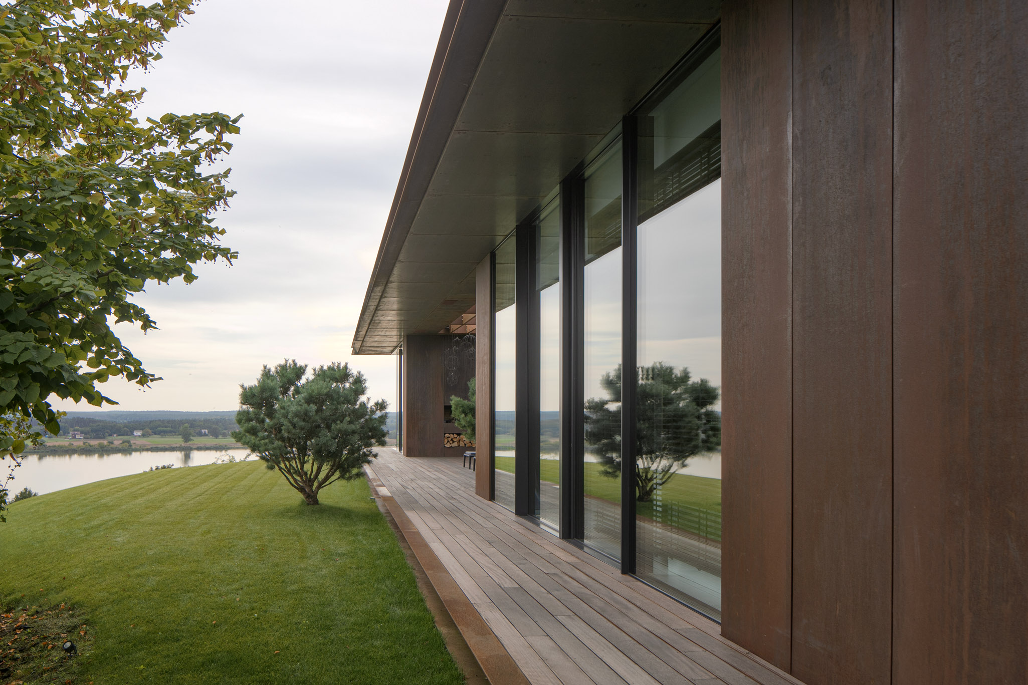 ''Dom na zboczu z widokiem na Wisłę'''''