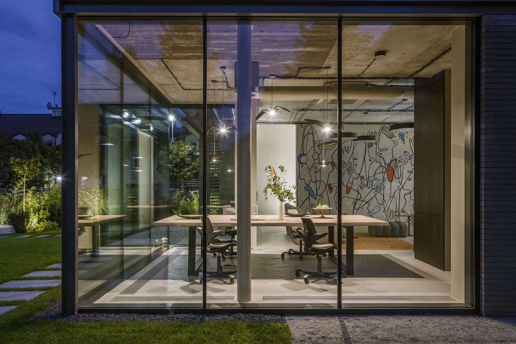''Willa pod Skocznią na warszawskim Mokotowie: nowa realizacja 77STUDIO architektury''