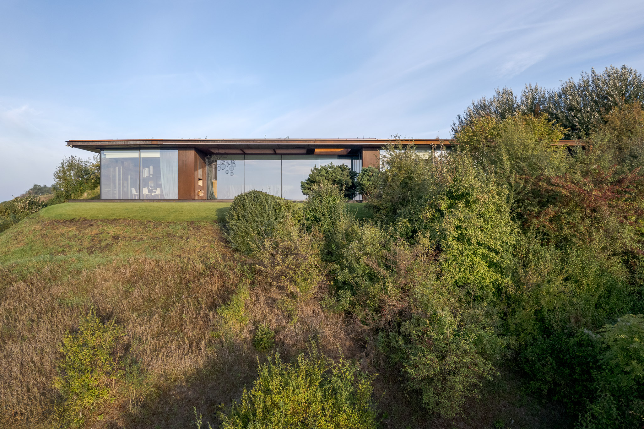 Dom wtopiony w nadwiślańską skarpę zdobył Nagrodę Roku SARP 2025