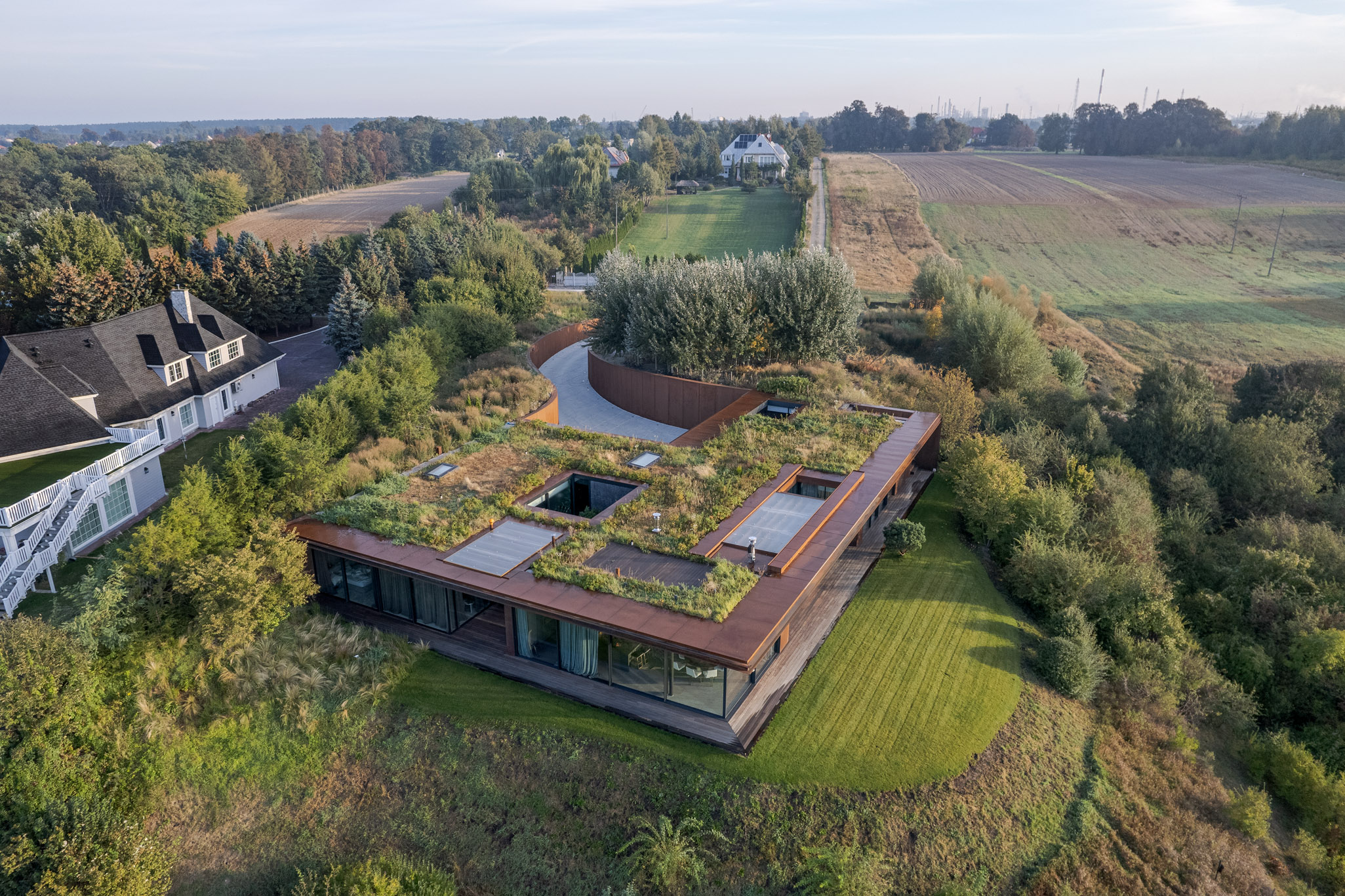 ''Dom z ogrodem w skarpie i widokiem na Wisłę – Nagroda Roku SARP 2025''